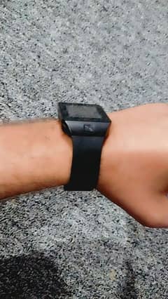 Sim wali smartwatch