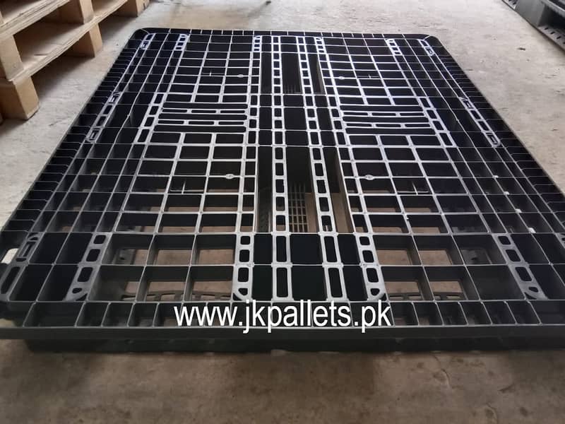 Plastic Pallets l Industrial Pallets l Wooden Pallets 2