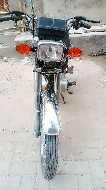 Honda CG125 2011 3