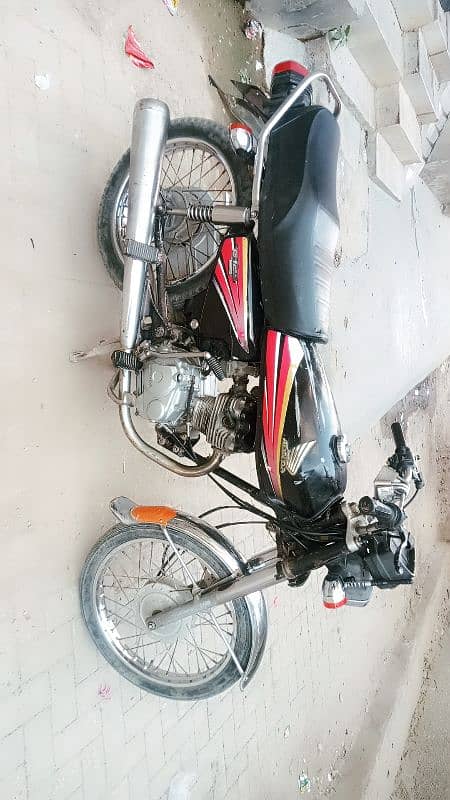 Honda CG125 2011 4