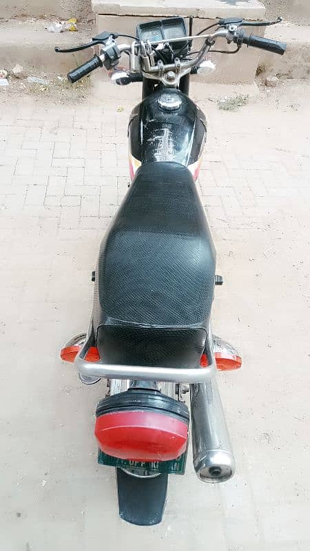 Honda CG125 2011 10