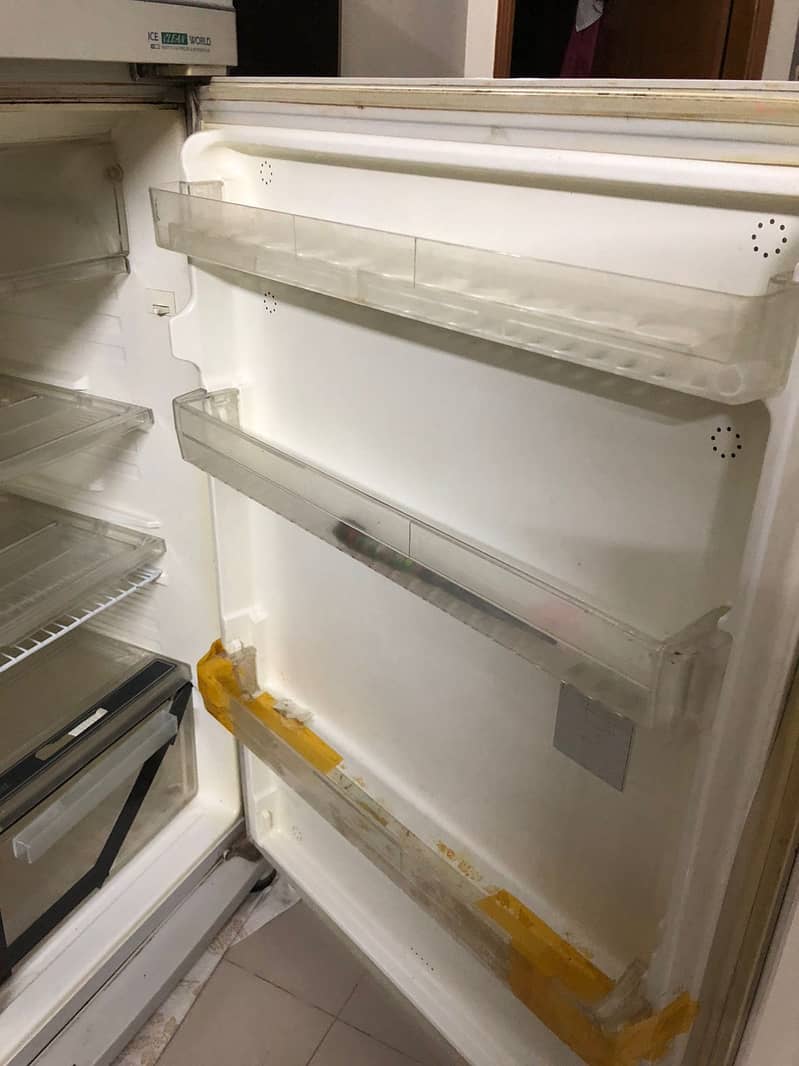 Samsung fridge+refrigerator SR-558 4