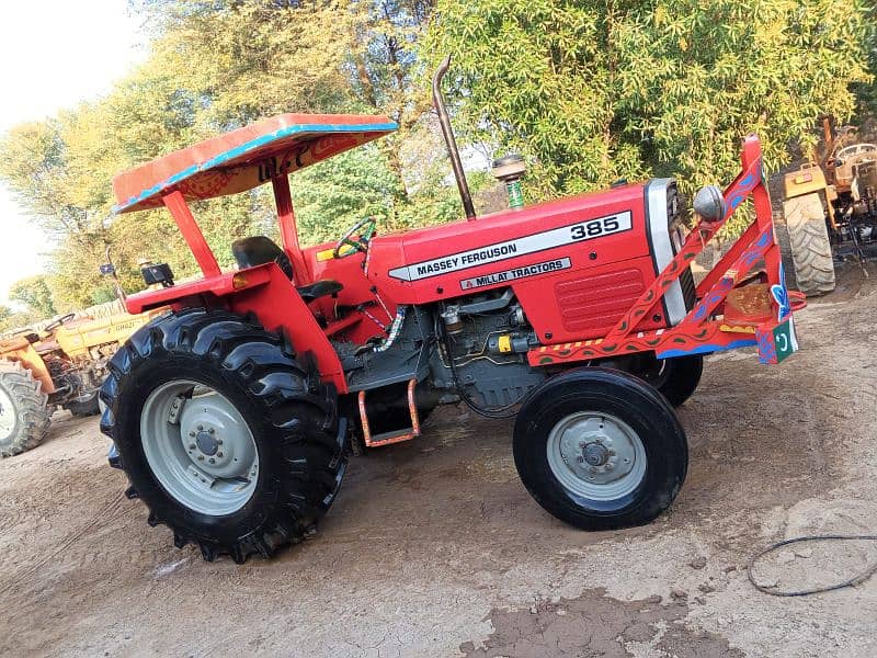 Massey Ferguson  385 Tractor Model 2023 2