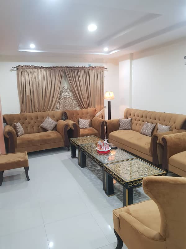 Par Day short time One BeD Room apartment Available for rent in Bahria town phase 4 and 6 empire Heights 2 Family apartment 0