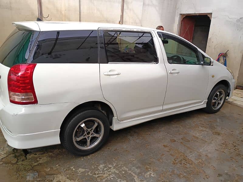 Toyota Wish 2011/7 1