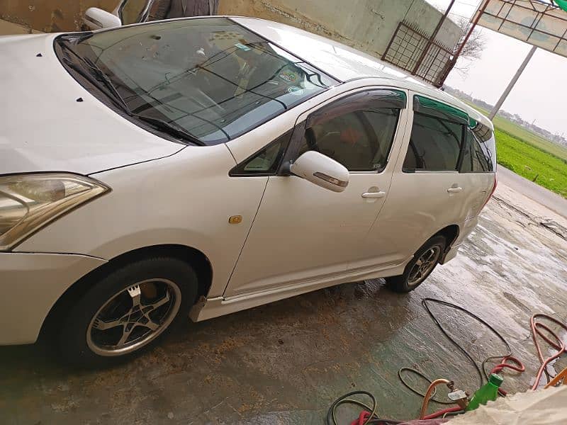 Toyota Wish 2011/7 3