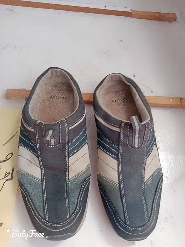 branded used shoes condition full new ph#. 03165101773 3