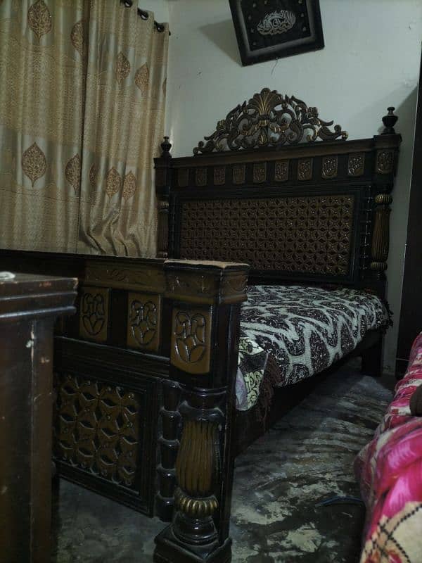 Double bed with dressing table 2