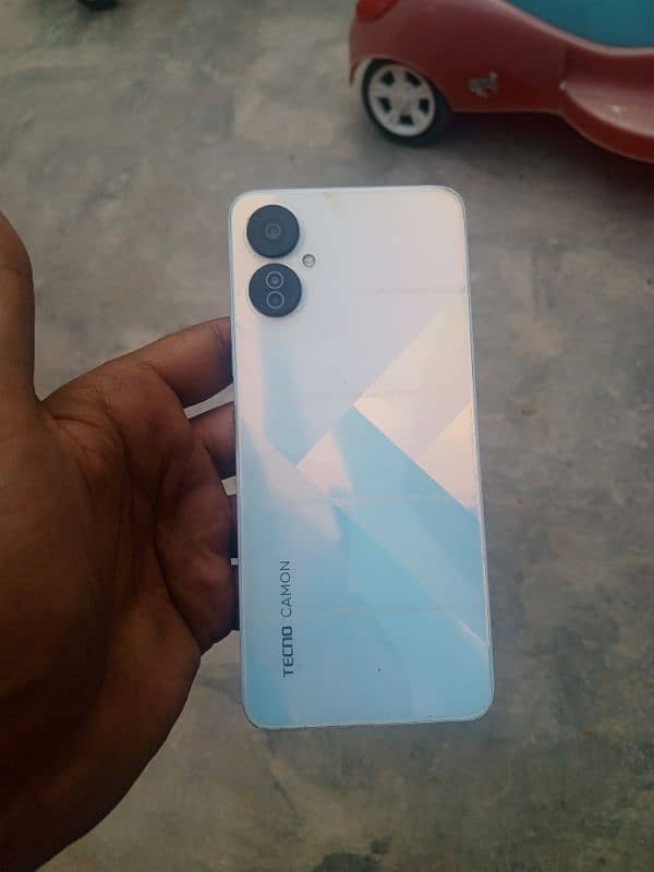 tecno camon. 19 neo 6/128 with orignal box and charger. 1