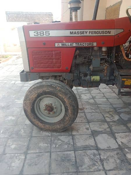 Tractor bohat achy condition ha best price ha 4