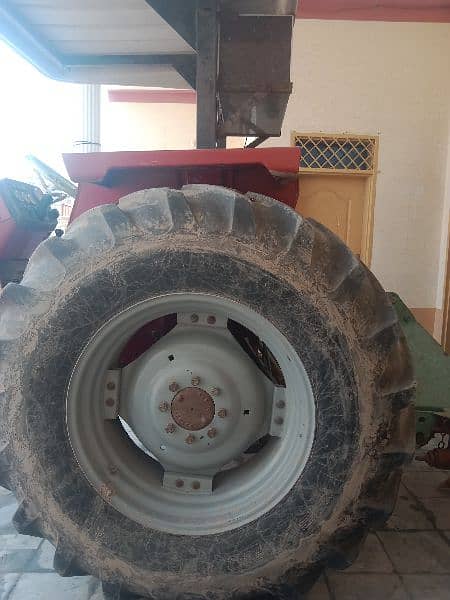 Tractor bohat achy condition ha best price ha 5