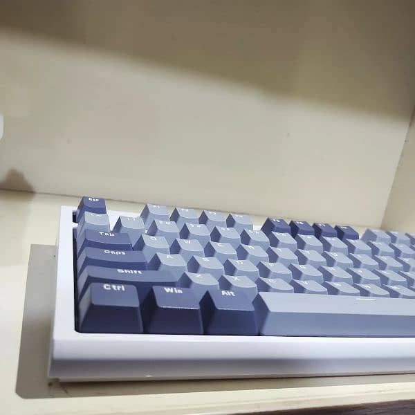 Selling Attack Shark K86 with screen Brand New 6