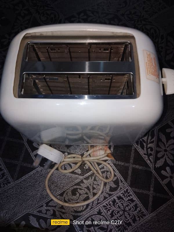 HINARI LIFESTYLE TOASTER 1