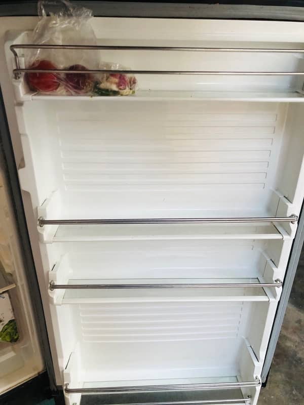 dawlance fridge condition 10 by 9 all ok 4