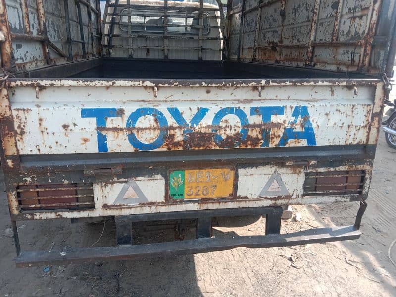 Toyota Diana loader truck 8