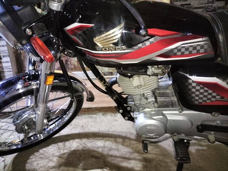 HONDA CG125 CONDITION 10/10 NEW LOOK 3