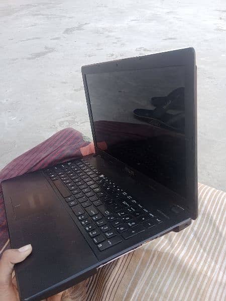 Asus laptop 1