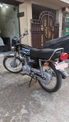 Honda 125 2024 black