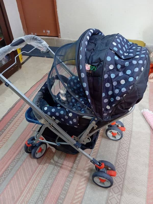 Stroller pram for sale in nazimabad 1