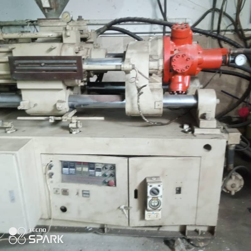 Injection molding machine 6