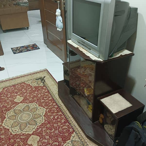 TV with TV Trolly 1