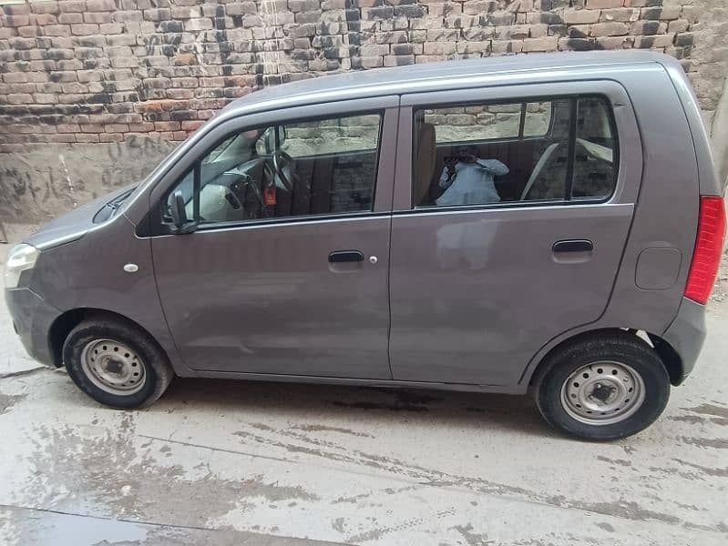 Suzuki Wagon R 2014 3