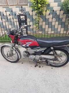 yamaha janoon 2012 model engine 100% ok smooth drive