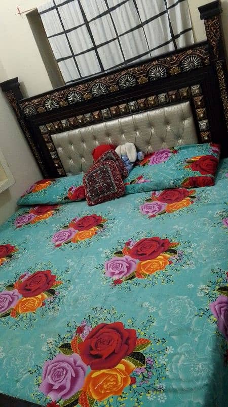 queen bed 1