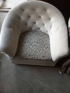 5 Seater Sofa Set in Good Condition Reasonable Price