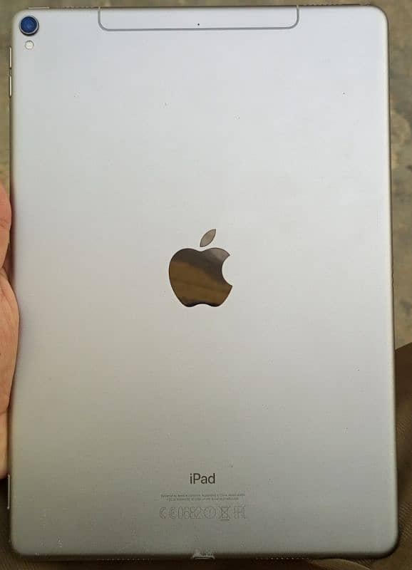 ipad pro (10.5 inch) 2019 for sell 1