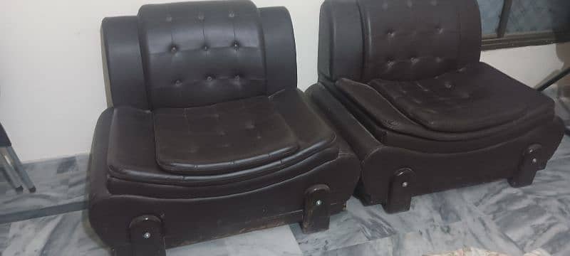 five sitter sofa set urgent sale. . . 2