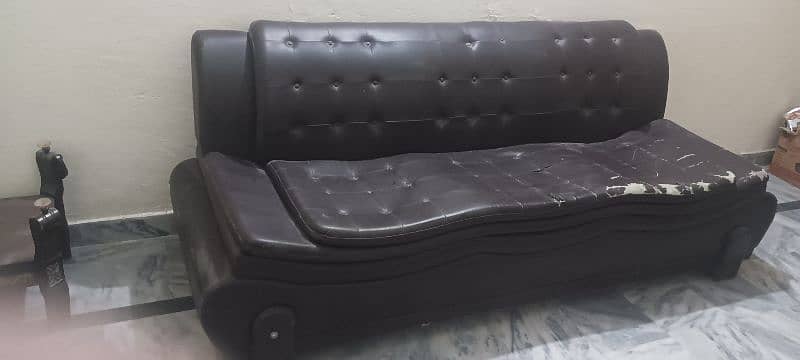 five sitter sofa set urgent sale. . . 4