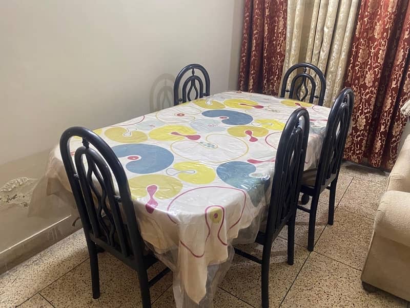 Dinning Table With 6  Chairs 3