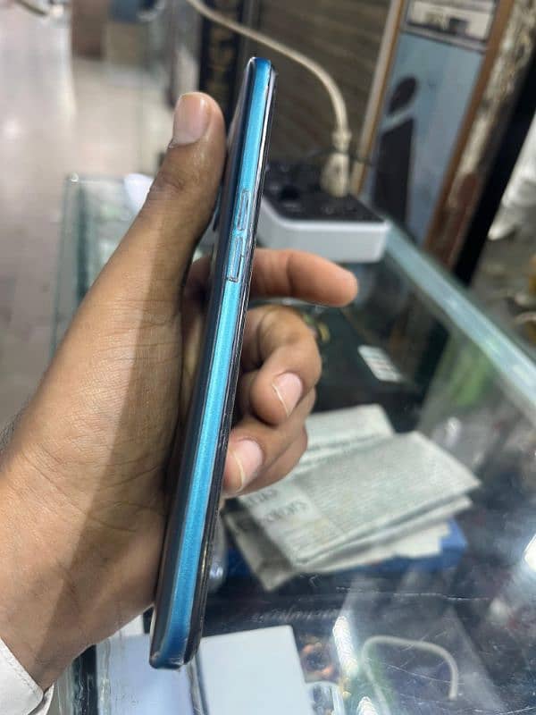 oppo F11 pro 6 128 GB 3