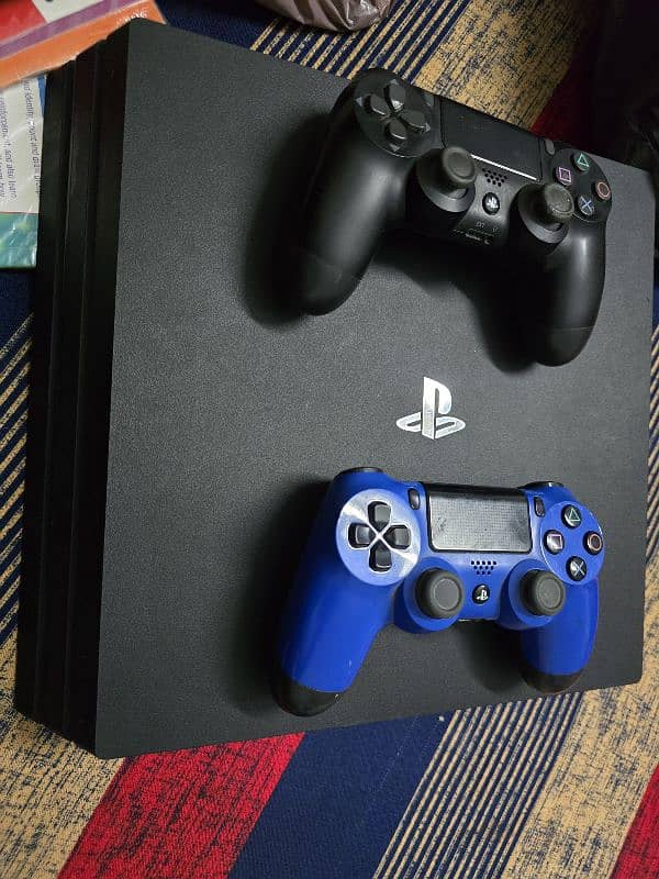 Ps4 Pro CUH-7215 0