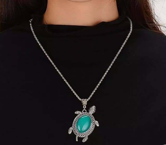 Antique Turquoise Turtle Pendant Set: 8