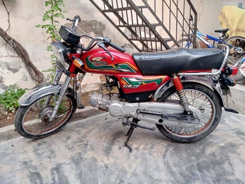 United Red colour bike with good condition 3