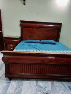 Akhrot wood bedroom set