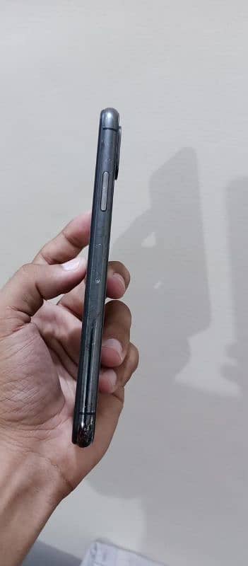 iphone xs body 3