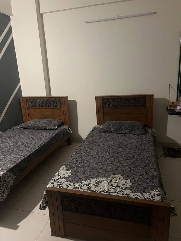 single beds used 0