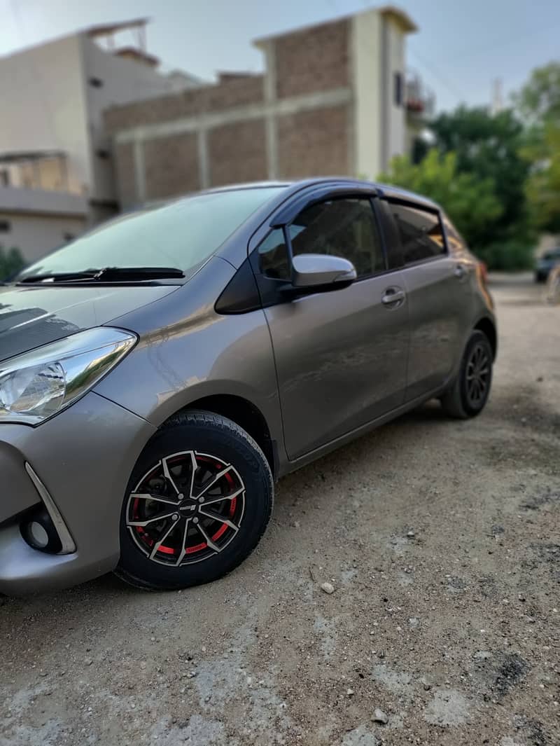 Toyota Vitz 14