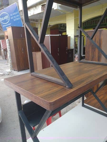 Study Working Plus Gaming Table Are Available 10