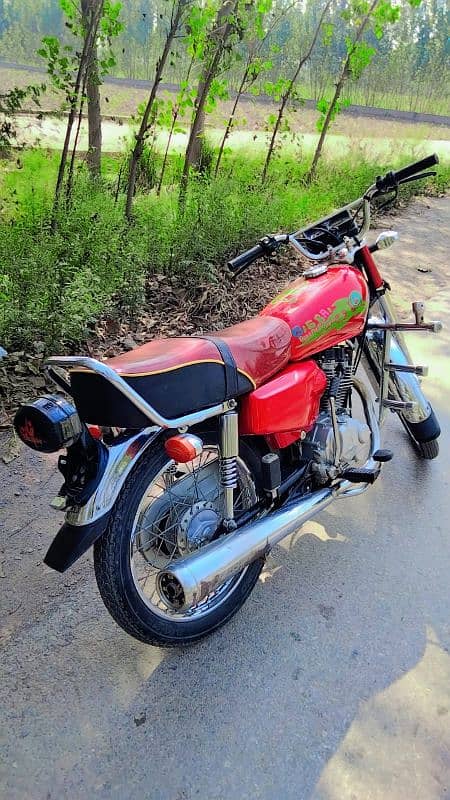 Honda CG 125 motorcycle 0