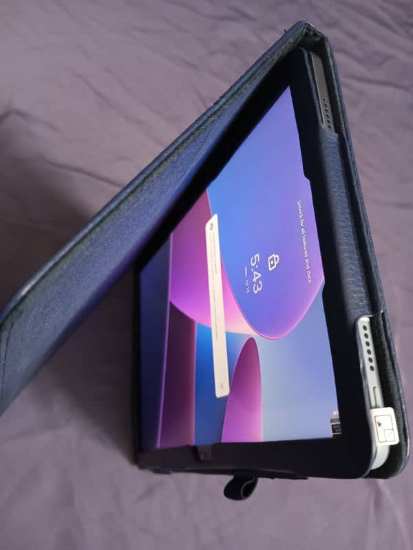 Lenovo M1 third Gen Tablet 3