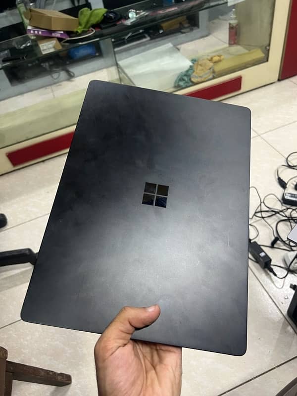 Microsoft Surface Laptop 2 1