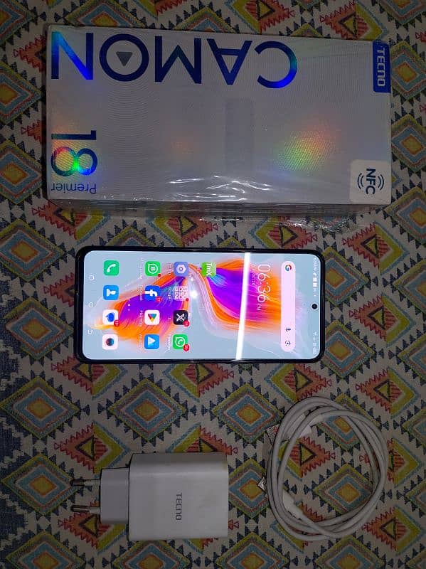 Tecno Camon 18 Premier 0