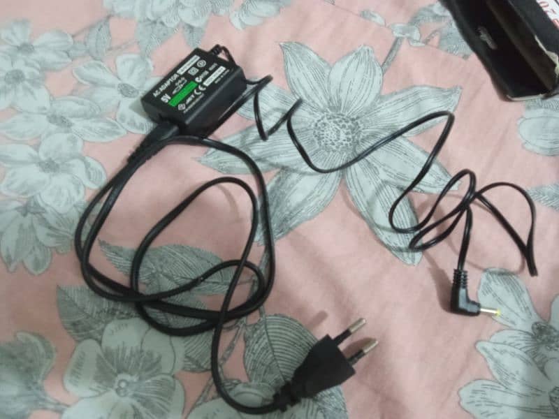 PSP 1000 and 2000 charger in low price 1