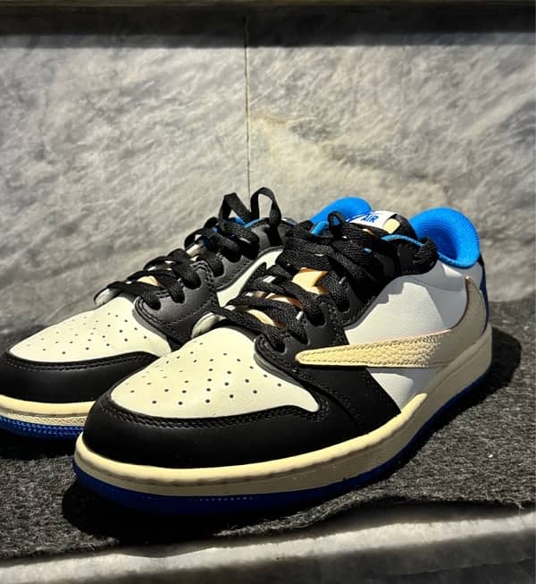 Air Jordan 1 Low Travis Scott x Fragment 1