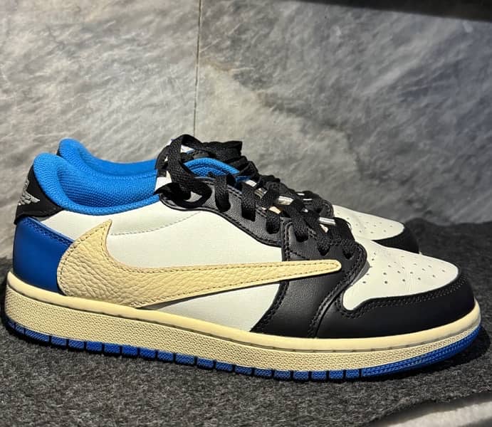 Air Jordan 1 Low Travis Scott x Fragment 2