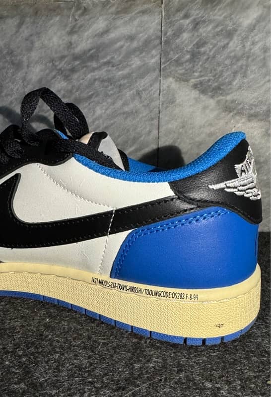 Air Jordan 1 Low Travis Scott x Fragment 6